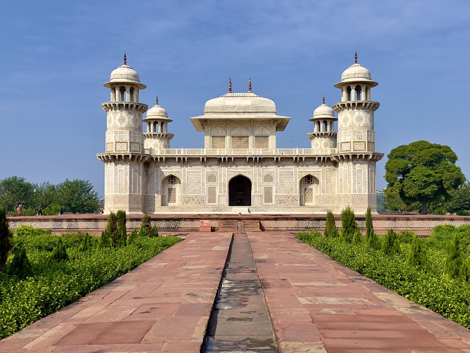 इतिमाद-उद-दौला का मकबरा (Itimad-ud-Daulah Tomb)